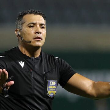 Palmeiras dá saída de bola os dois tempos contra o Fluminense, e lance vira discussão sobre “erro de procedimento”