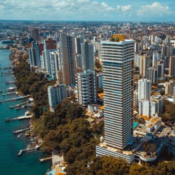 Píer exclusivo, apartamentos de quase 1.000 m² e vista eterna para o mar: como é a mansão de luxo onde Bell Marques e Everton Ribeiro moram