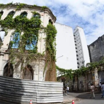Prefeitura de Salvador decreta posse de 36 imóveis abandonados no Comércio para revitalização