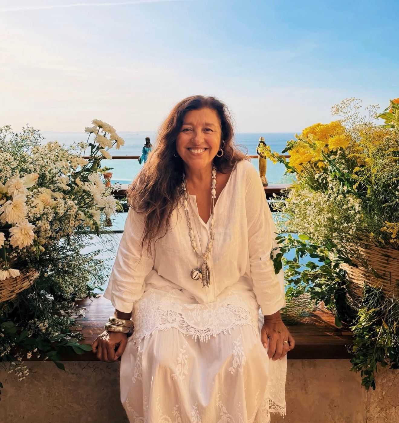 Regina Casé celebra aniversário no Rio após temporada em Salvador, onde mantém casa no Centro Histórico