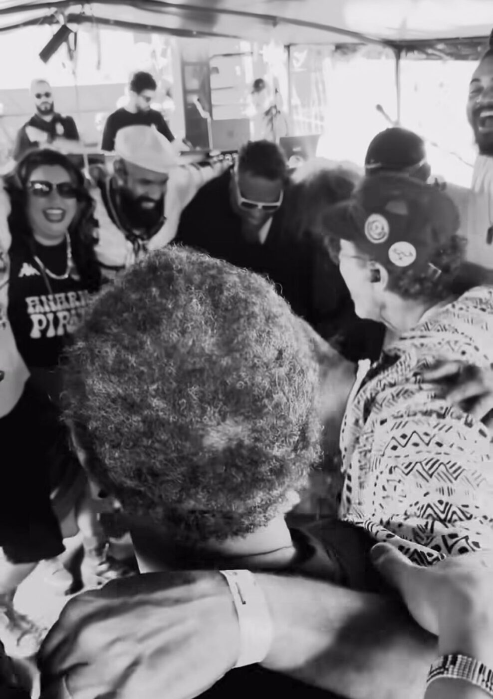 BaianaSystem arrasta multidão no Ibirapuera na despedida do Carnaval de SP