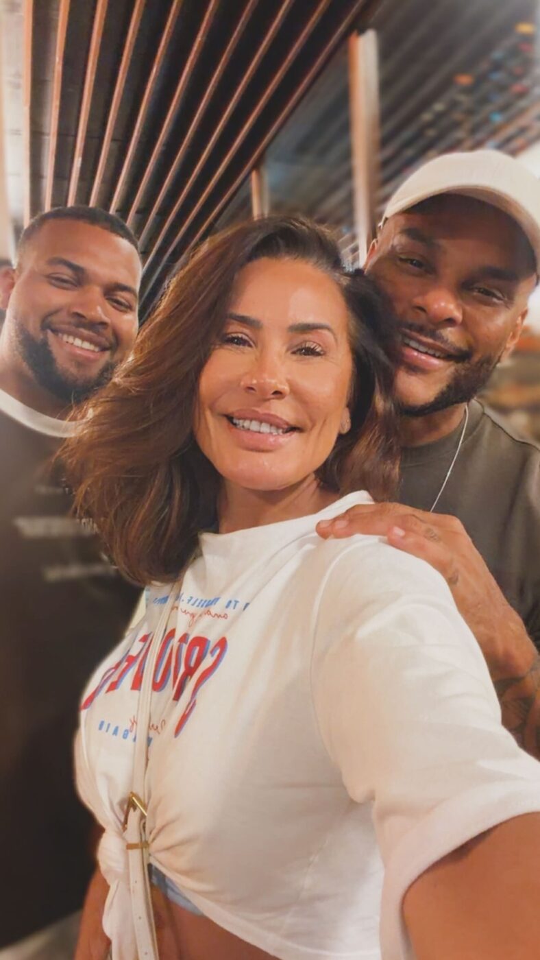 Tony Salles surge em clique raro ao lado do filho mais velho; veja