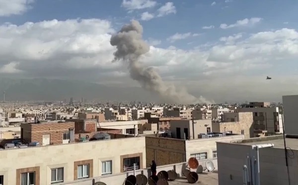 Ataques ao Irã fazem voos que saíram do Brasil retornarem após horas no ar
