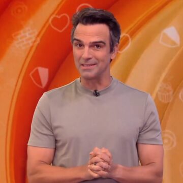 Tadeu Schmidt anuncia paredão falso no BBB 26 após série de expulsões; saiba detalhes