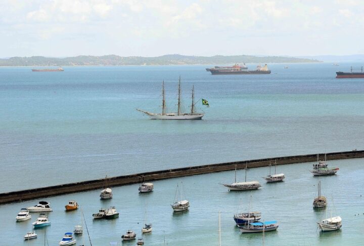 Prefeitura estuda transporte marítimo ligando Barra ao Subúrbio para reduzir engarrafamento