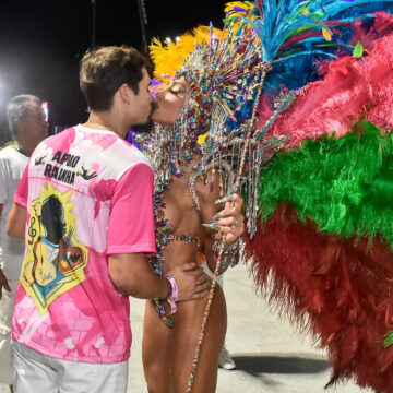 Sabrina Sato relembra comportamento do pai com Nicolas Prattes: “Deixa eu ver”