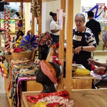 Feira feminina com artesanato, palestras e serviços acontece em shopping de Salvador