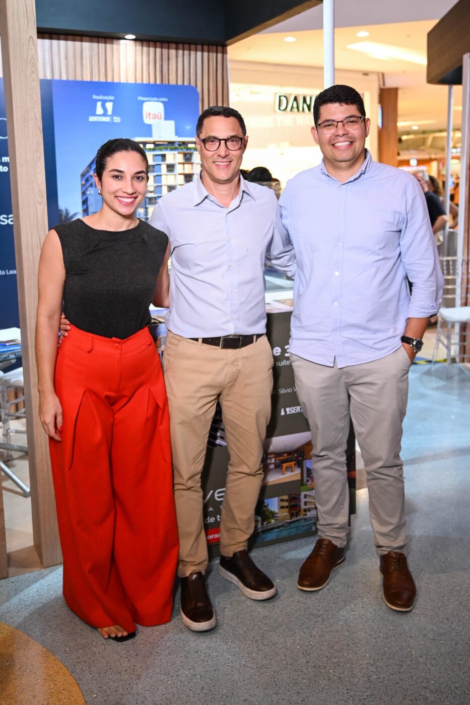 Aline Lima, Eduardo Villa Nova e Felipe Pitanga