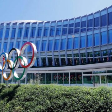 COI bane atletas trans de competições femininas nas Olimpíadas a partir de 2028