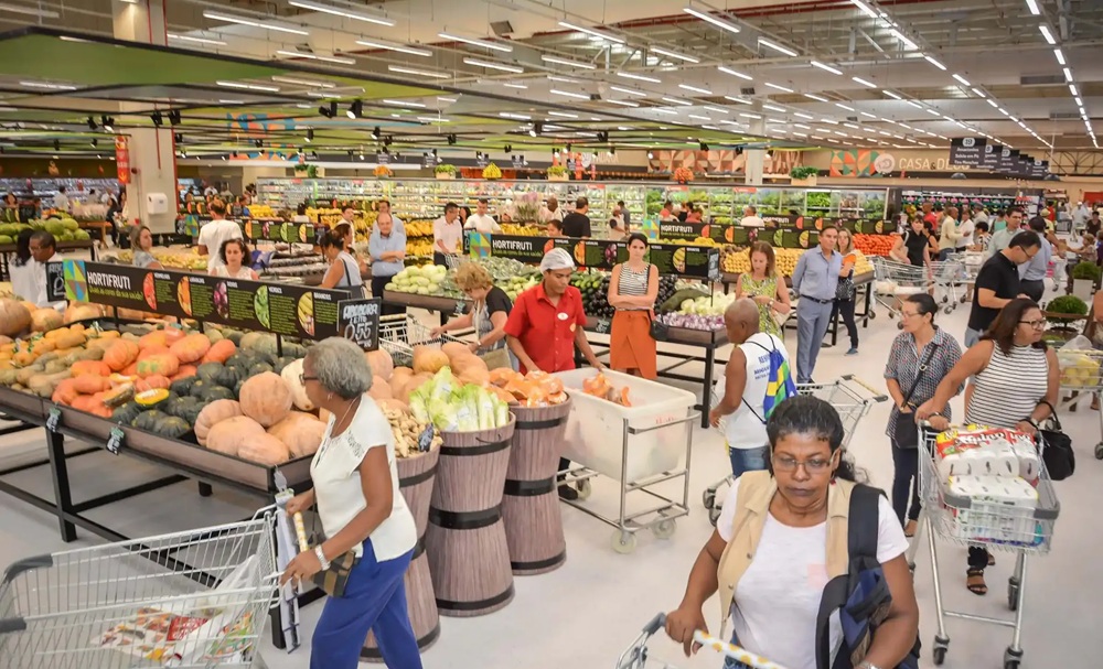 Rede de supermercados fecha unidade em Salvador e realoca funcionários