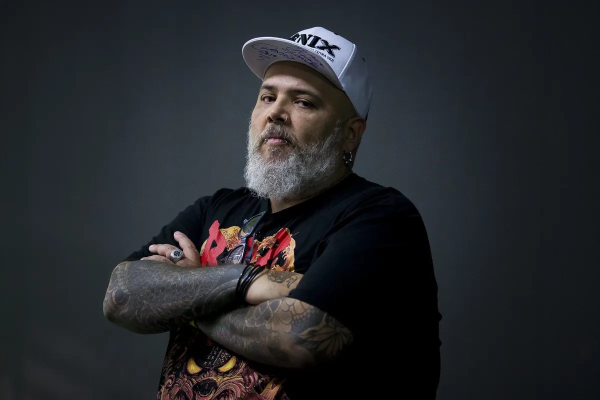 Cantor João Gordo é detido com maconha e haxixe em aeroporto; entenda o que diz a lei