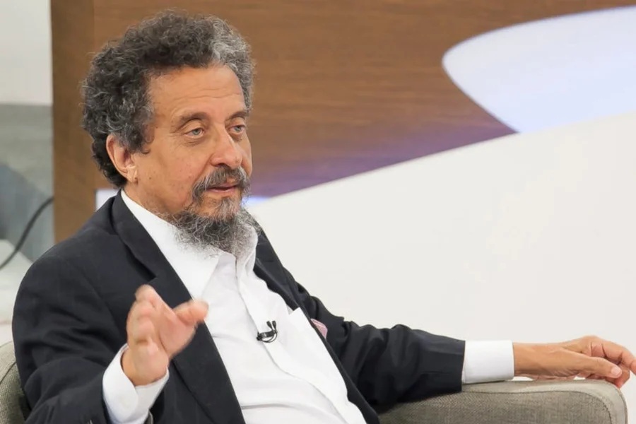 João Santana vê espaço para candidatura de centro em meio à polarização política