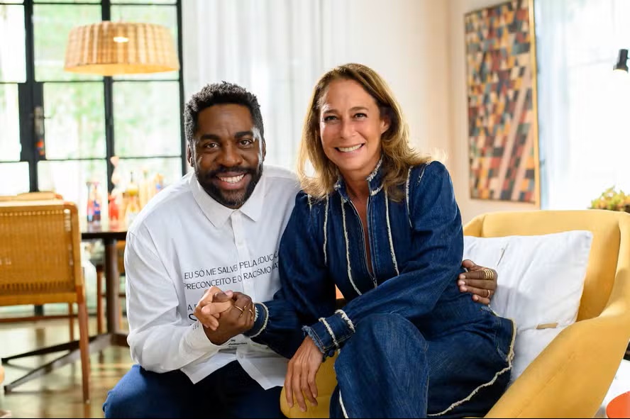 Em entrevista a Lázaro Ramos, Andrea Beltrão defende silêncio e vulnerabilidade: “não saber o que dizer é fundamental”