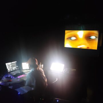 Museu de Arte da Bahia recebe “OSSALITRES”, obra que mistura teatro, vídeo e performance