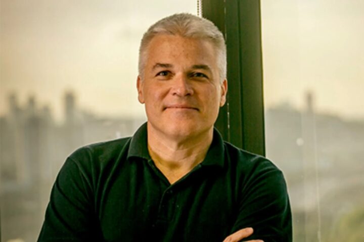 Quem é Alexandre Santoro, executivo formado em Salvador que assumiu o Grupo Pão de Açúcar em meio à crise