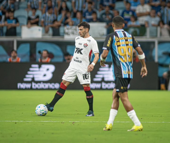 Vitória tem atuação apagada e perde de 2 a 0 para o Grêmio fora de casa