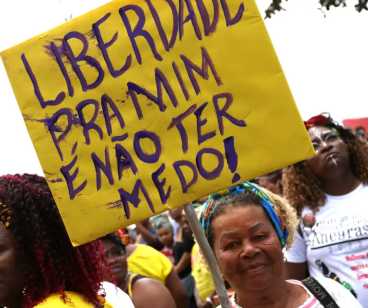 Senado aprova projeto que equipara misoginia ao racismo