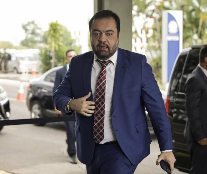 TSE forma maioria para tornar Cláudio Castro inelegível