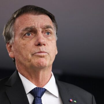 Internado, Jair Bolsonaro segue na UTI sem previsão de alta