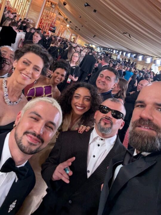 Elenco de O Agente Secreto se diverte na cerimônia do Oscar 2026