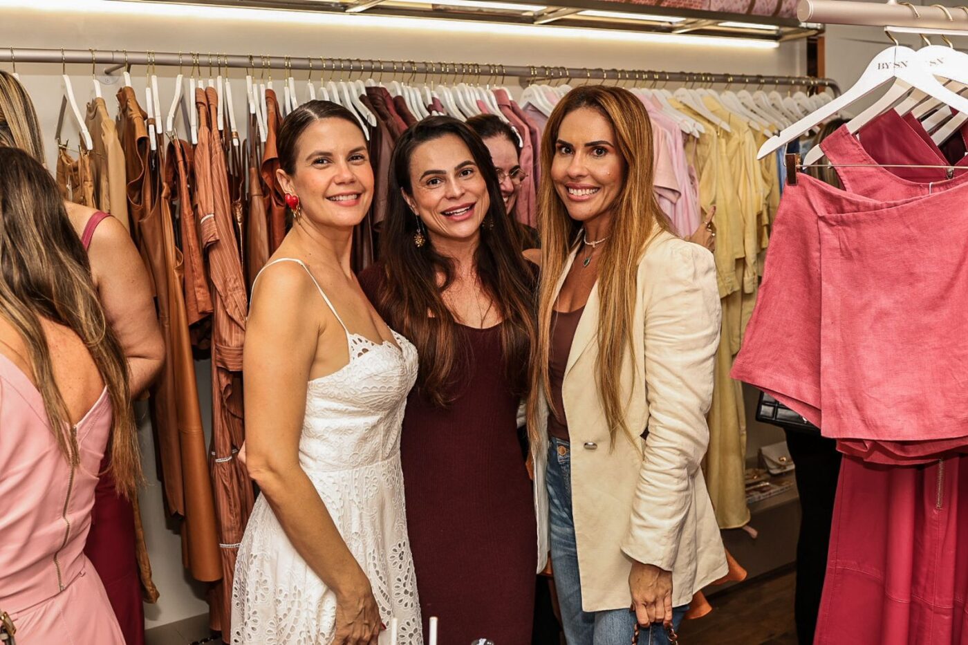Alice Burato, Roberta Carneiro e Nayrana Santana