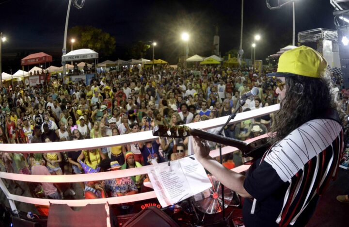 Prefeitura de Salvador inaugura estátua de Moraes Moreira na Praça Castro Alves