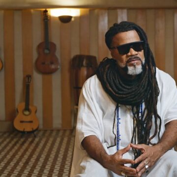 Carlinhos Brown ganha série documental inédita na HBO e HBO Max; veja data de estreia