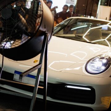 Dinamômetro inédito em shopping vira atração para fãs de carros em Salvador