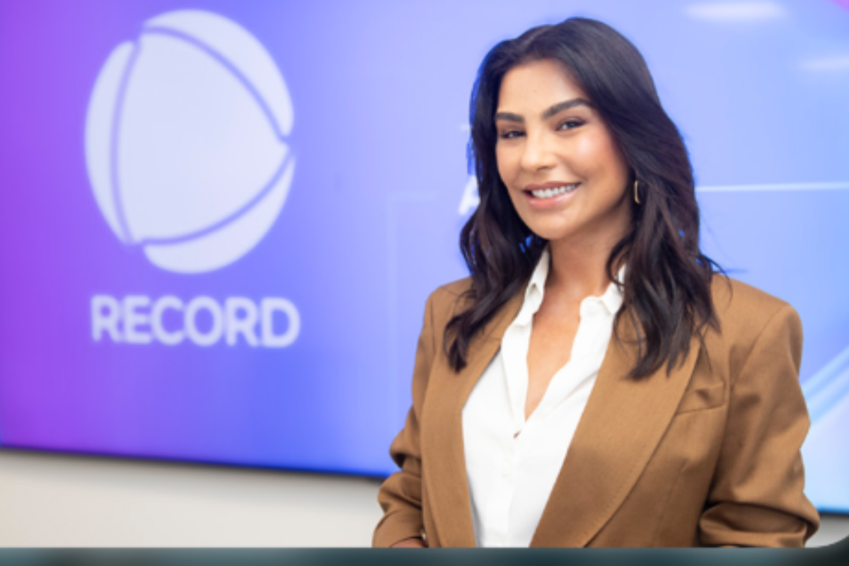 Cíntia Chagas estreia na Record com quadro no Domingo Espetacular