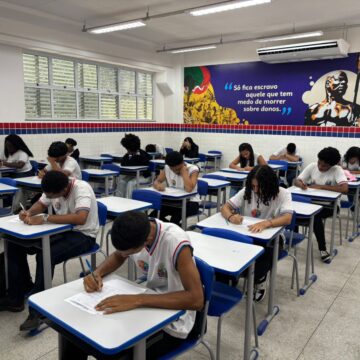 Projeto de deputado propõe maior suporte a estudantes com TEA na Bahia; saiba detalhes