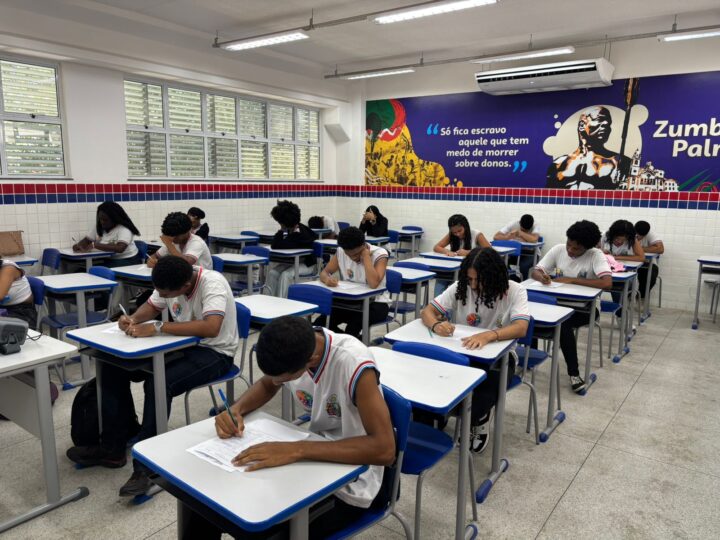 Projeto de deputado propõe maior suporte a estudantes com TEA na Bahia; saiba detalhes