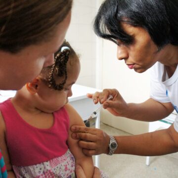 Bahia recebe 1,3 milhão de doses do imunizante contra a influenza e promove Dia D de Vacinação neste sábado (28)