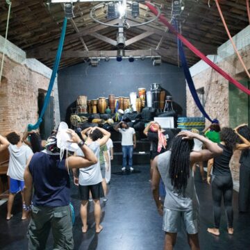 Escola Livre de Teatro abre inscrições para curso de formação e montagem cênica