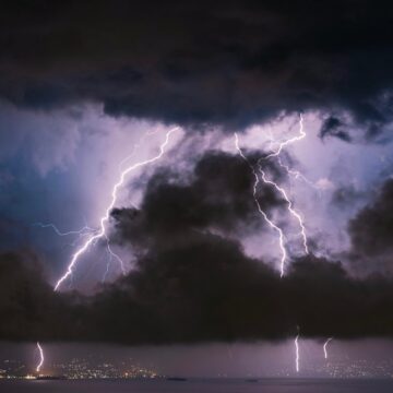 Inmet emite alerta vermelho de ‘grande perigo’ para temporais em 390 cidades da Bahia
