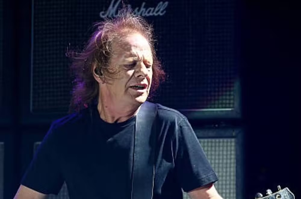 Guitarrista do AC/DC é internado na Argentina