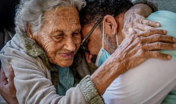 Cidade baiana integra projeto-piloto do governo Lula para cuidado domiciliar de idosos