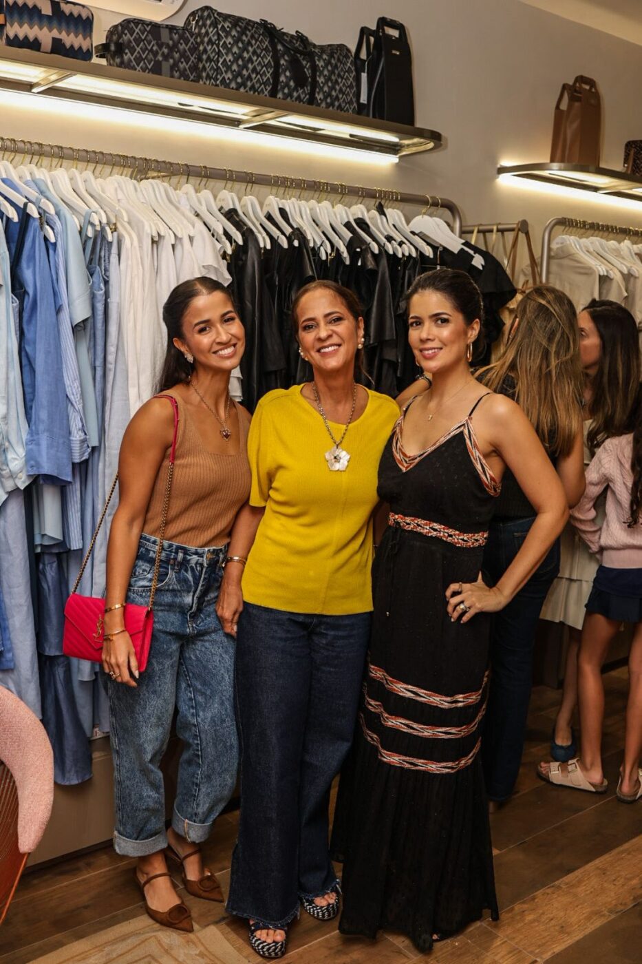 Júlia, Ana e Paulinha Evangelista