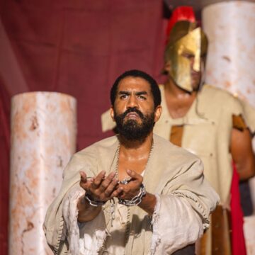 Paixão de Cristo chega à 26ª edição na Bahia com ação solidária e clássicos da música baiana