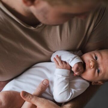 Nova lei amplia licença-paternidade gradualmente até 2029; veja o que muda