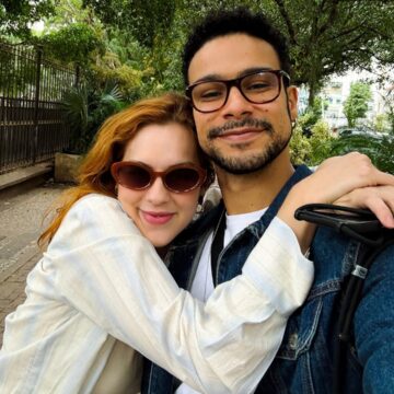 Sérgio Malheiros comemora aniversário na Bahia e ganha declaração romântica de Sophia Abrahão: “Quero te ver brilhar”