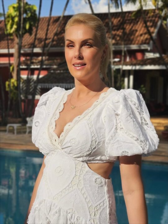 Ana Hickmann completa 45 anos e comemora: “Estou na minha melhor fase”