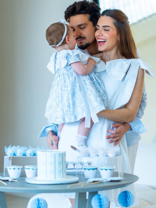 Jade Magalhães fala sobre alimentação de Serena, sua filha com Luan Santana: “Não come”