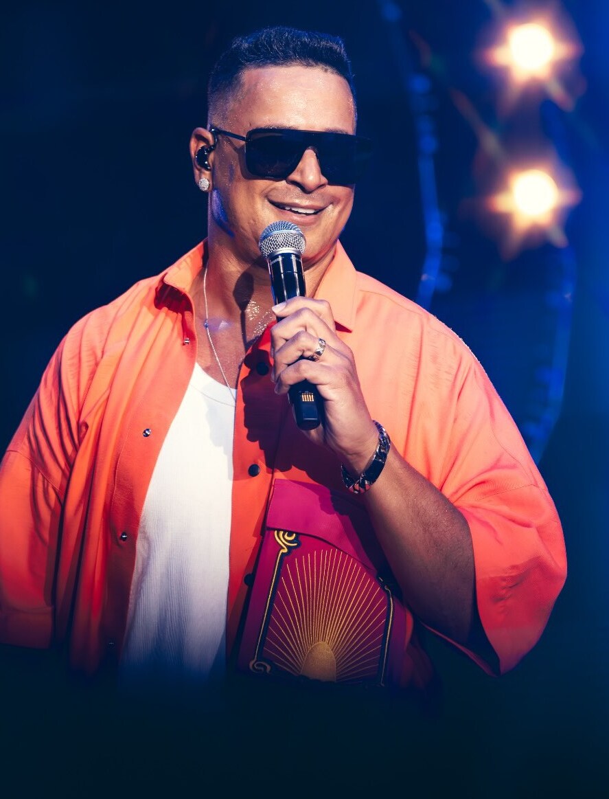 Xanddy Harmonia encerra temporada de férias na Europa com show em Portugal