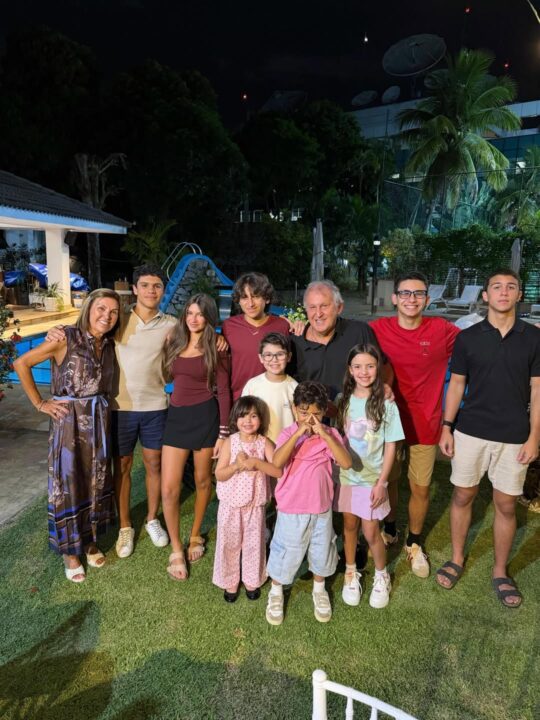 Ídolo do Flamengo, Zico completa 73 anos e celebra com família e amigos; veja fotos