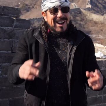 Bell Marques visita a muralha da China e brinca: “Fazer a corrida 100% Você aqui”