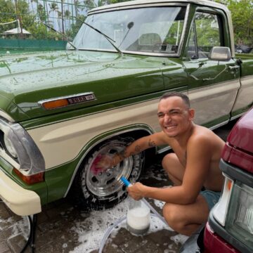 João Gomes impressiona ao exibir carro de luxo avaliado em R$ 250 mil