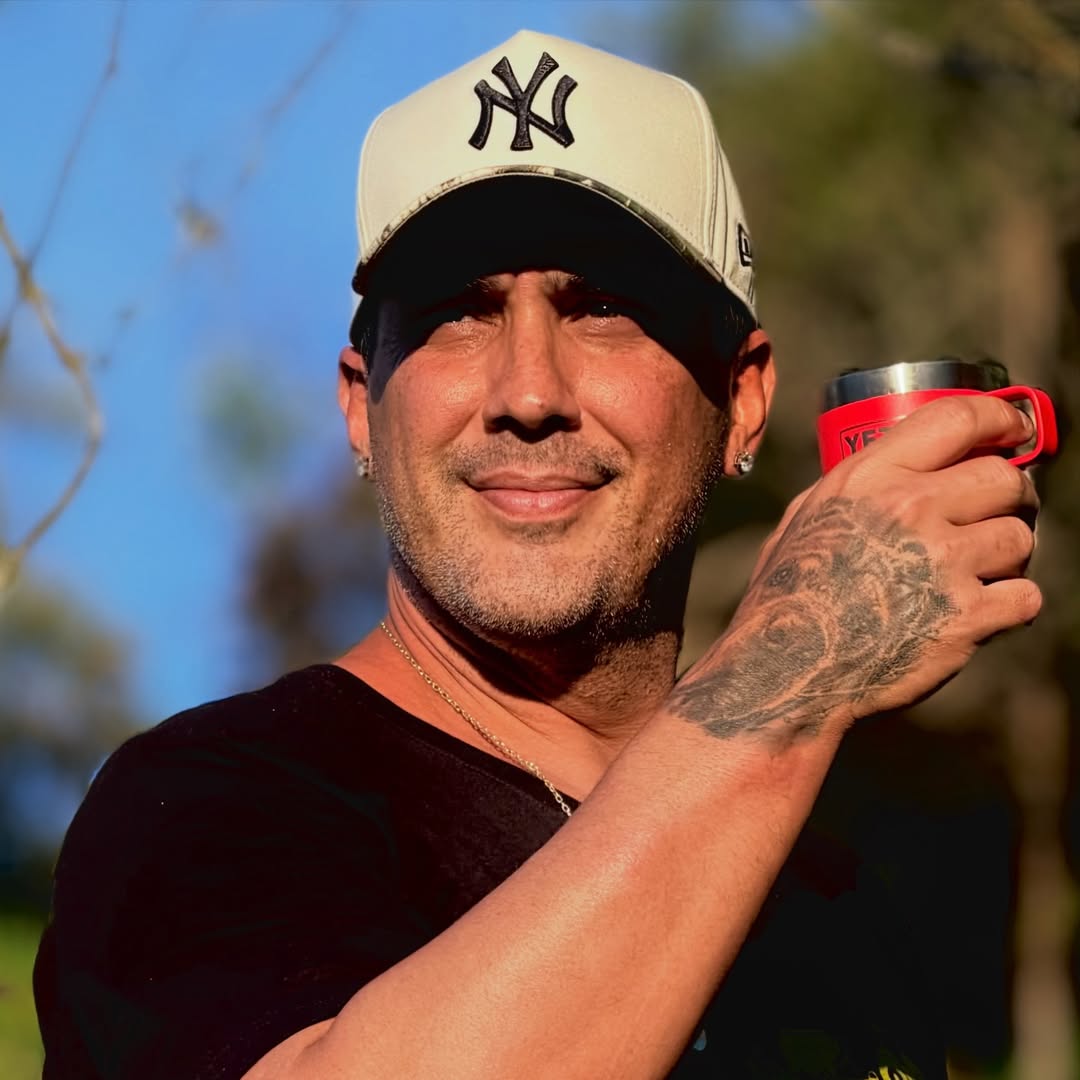 Andre Marques completa 2 anos sem fumar e “desabafa: ‘A luta é para sempre’