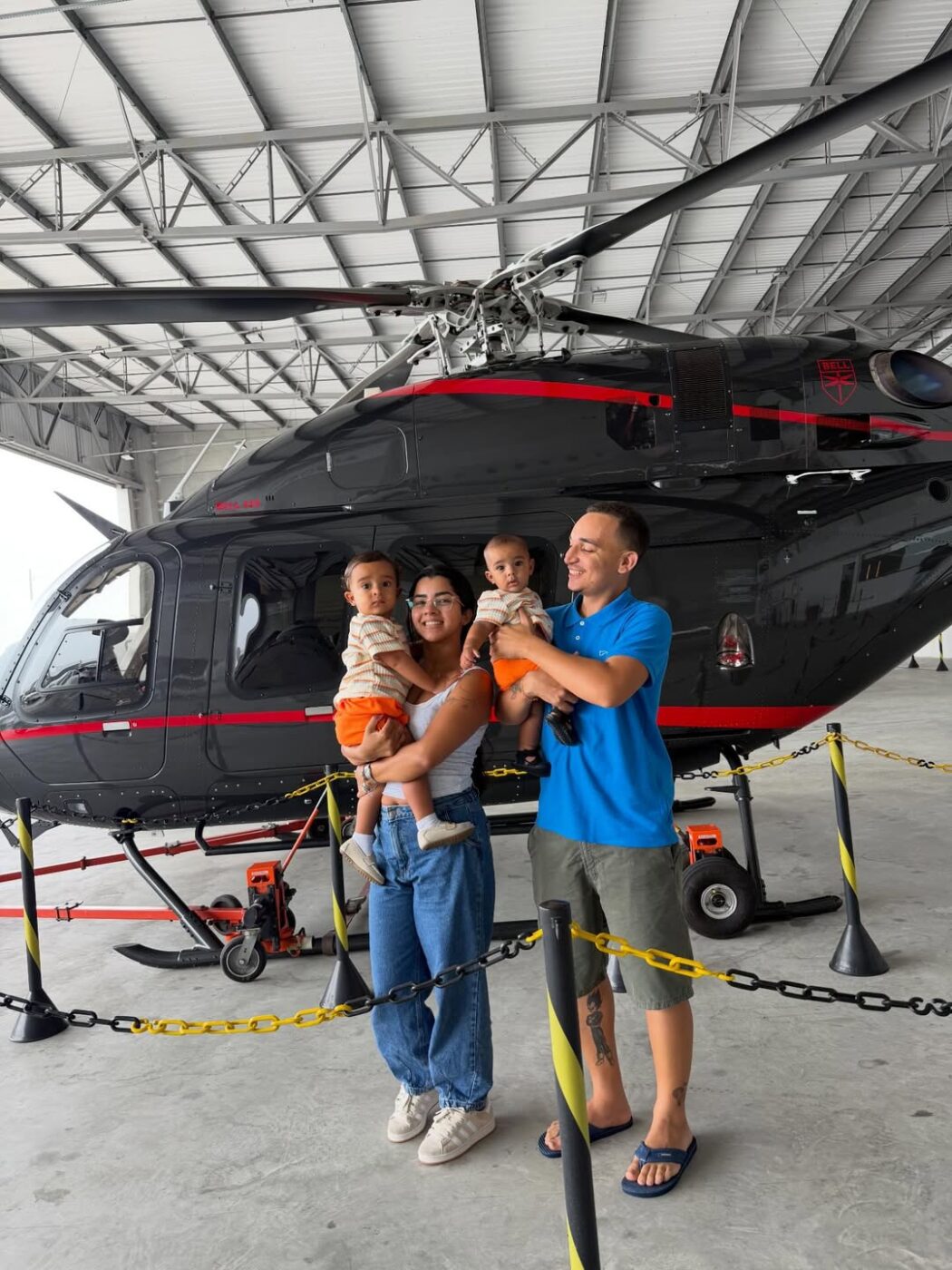 Ary Mirelle e João Gomes desembarcam com os filhos em Petrolina: “Trazendo Quim Quim pra conhecer”
