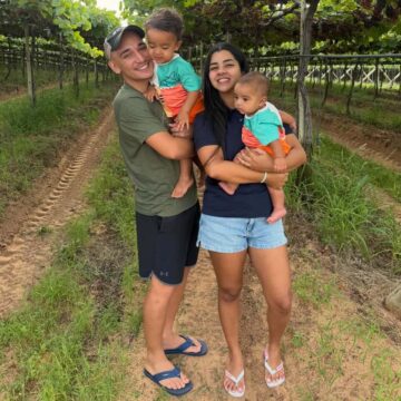 Ary Mirelle e João Gomes curtem dia na fazenda com os filhos; veja fotos