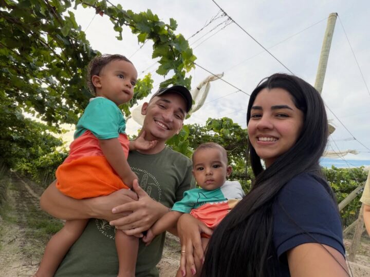 Filho caçula de Ary e Mirelle e João Gomes encanta ao falar primeira palavra; veja